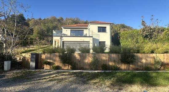 Villa au Nord de Nancy avec garde-corps en verre | Maisons Atrium