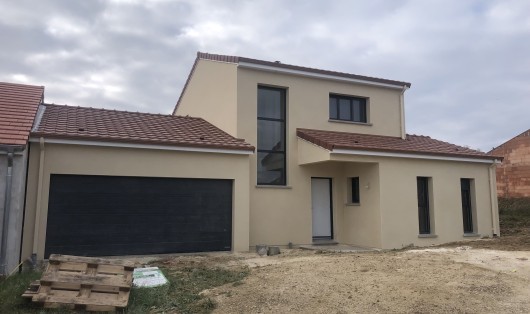 Maison contemporaine à deux niveaux