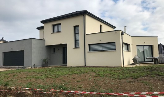 Maison contemporaine avec garage intégré à l’est de Nancy